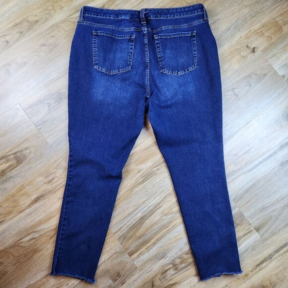 💇‍♀️Time and Tru Blue High Rise Curvy Jeans Size 18 - Picture 5 of 10